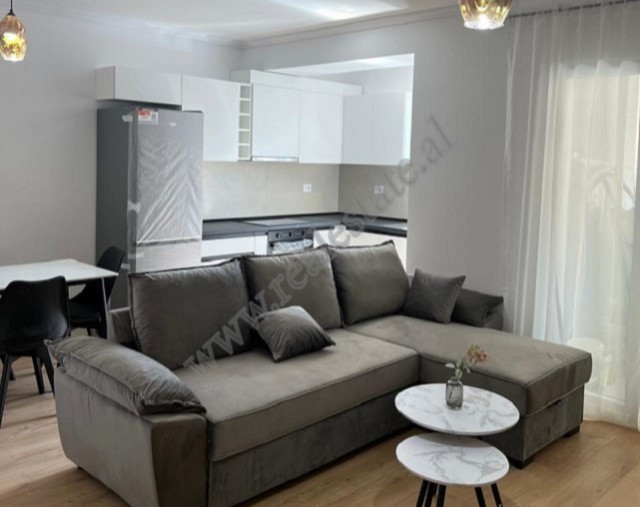 Apartament 2+1 me qira ne rrugen Maliq Muco ne zonen e Bulevardit Zogu I ne Tirane.&nbsp;
Poziciono